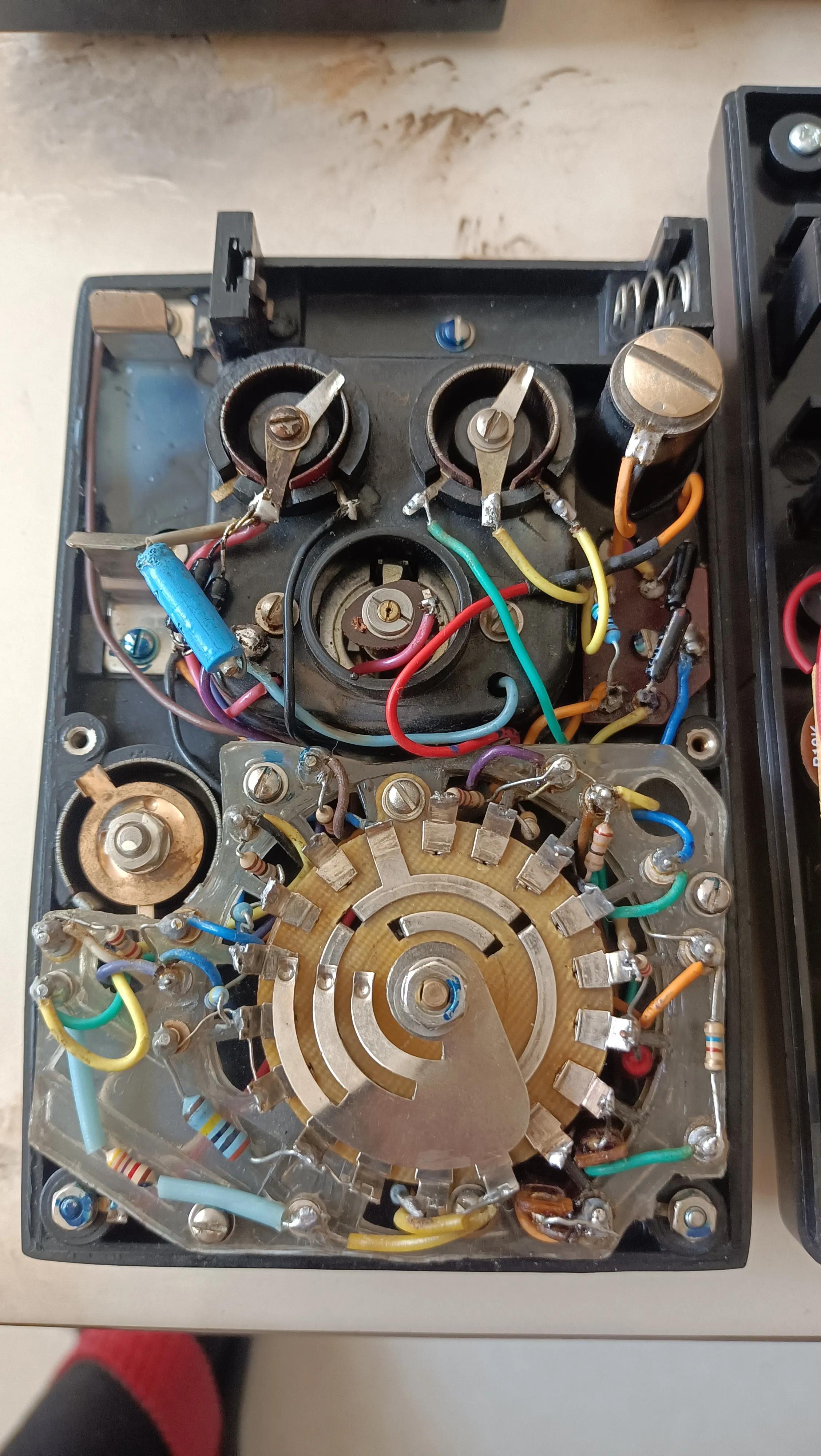 万用表选内磁还是外磁,外磁和内磁万用表有什么区别