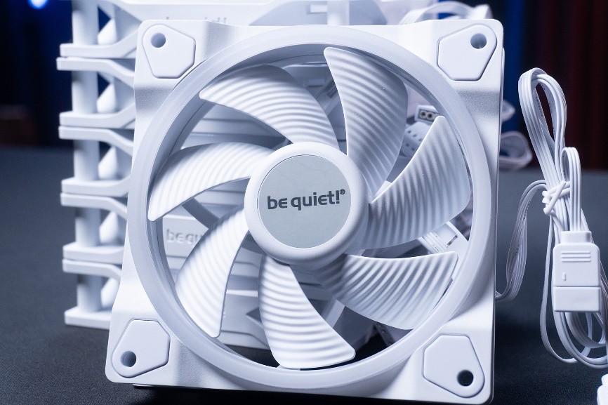 新风扇就是好，德静界Lightwingswhite，白色RGB秀起来