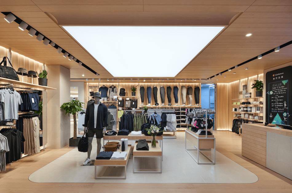 一条瑜伽裤上千，市值超过阿迪，Lululemon是如何成就百亿帝国的