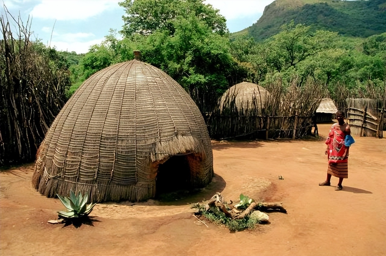 43岁芬兰女硕士卖房裸辞只身游历非洲,所见所闻充满惊险