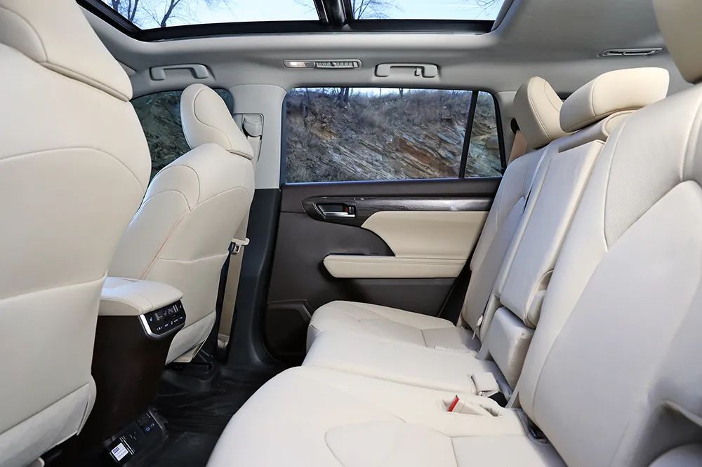 小汉兰达四驱混动版,广汽丰田汉兰达双擎豪华版