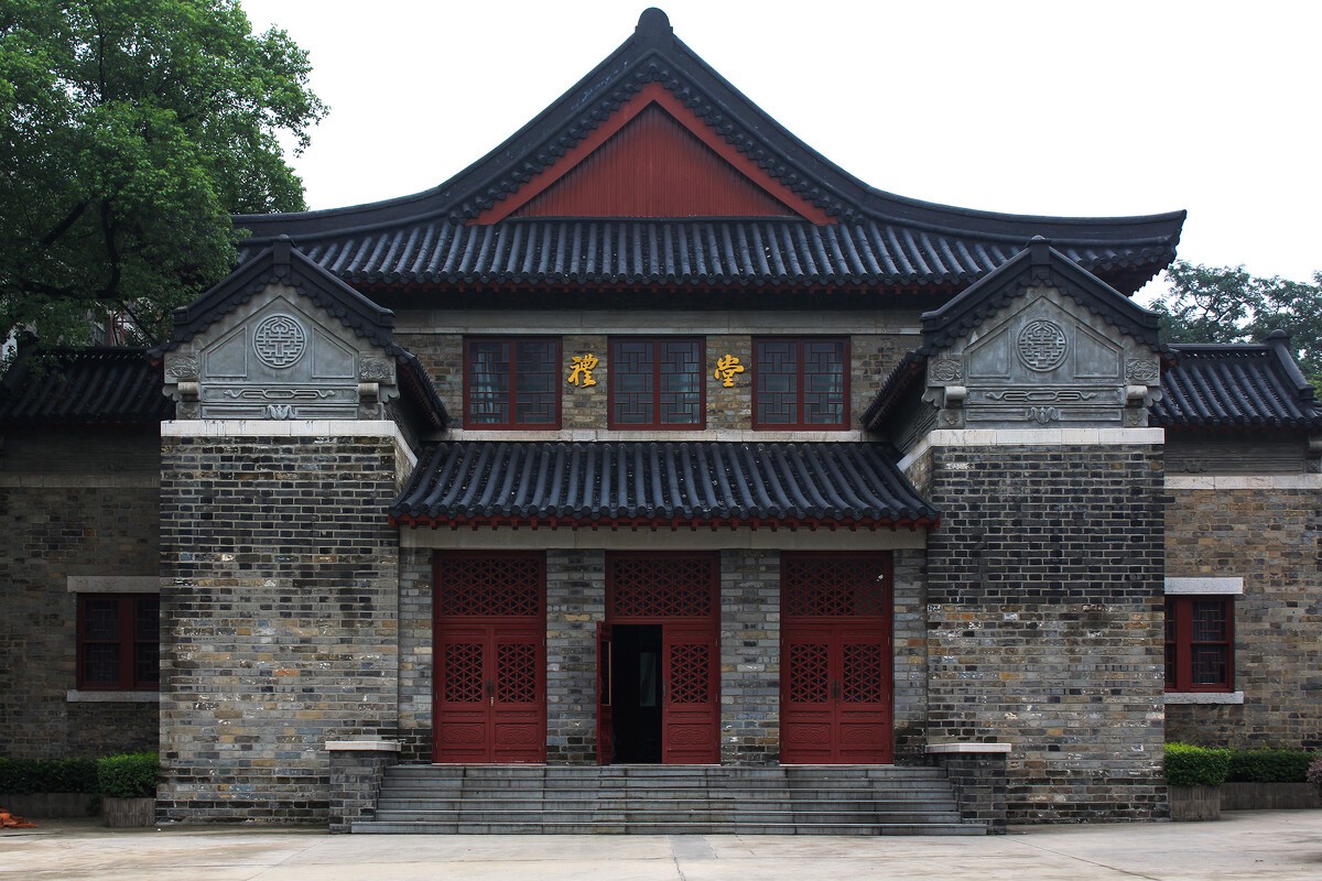 “外交女神”华春莹最飒的巾帼女将：优秀是习惯，微笑是力量