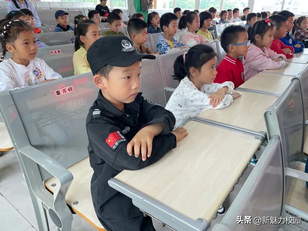 幼儿园大班参观小学活动,剑桥幼儿园参观小学活动