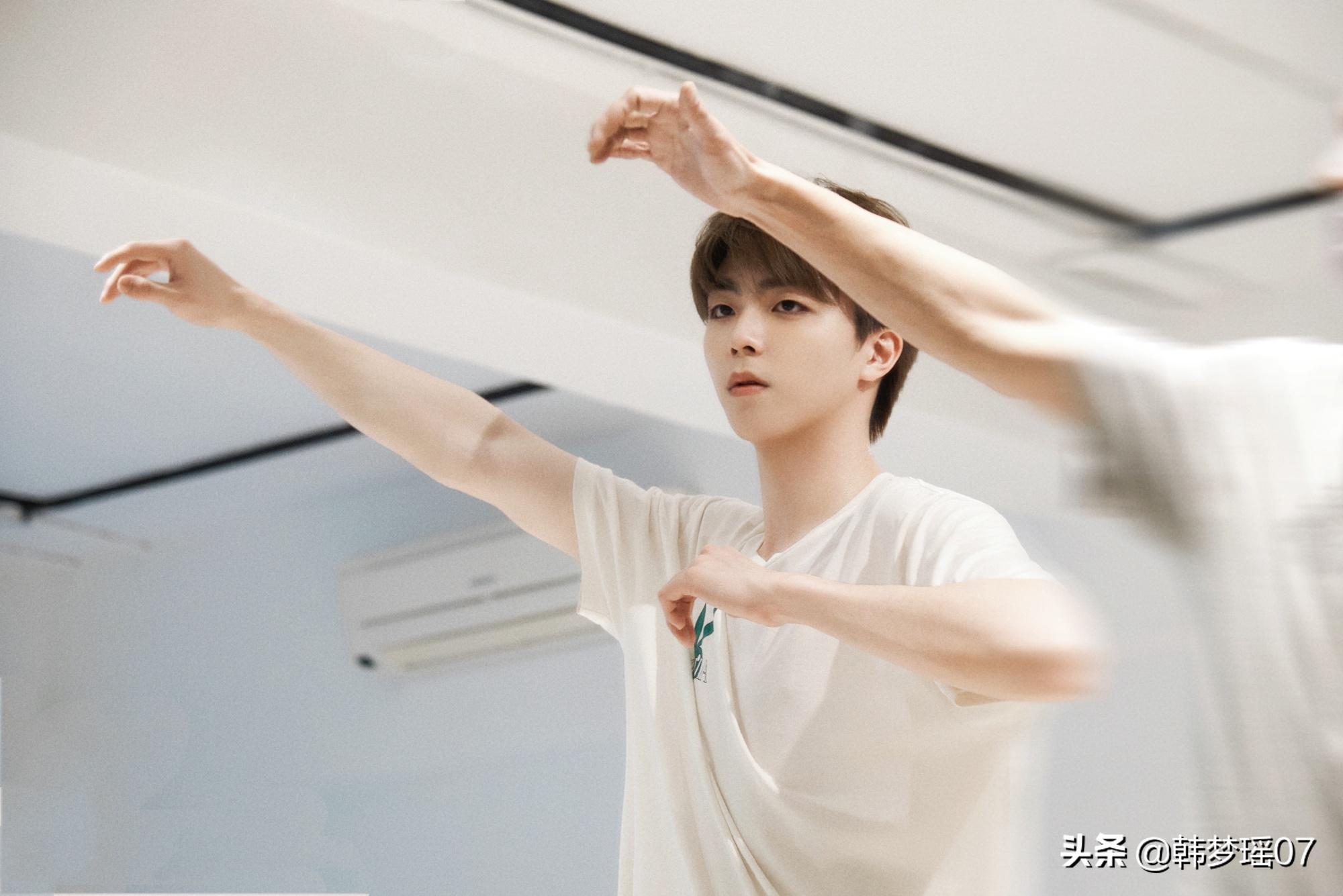 黄明昊年轻时有多厉害,黄明昊参加少年可期有多聪明