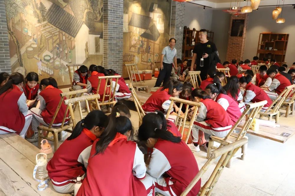 感恩母校扬帆远航图,固始学校研学之旅通知