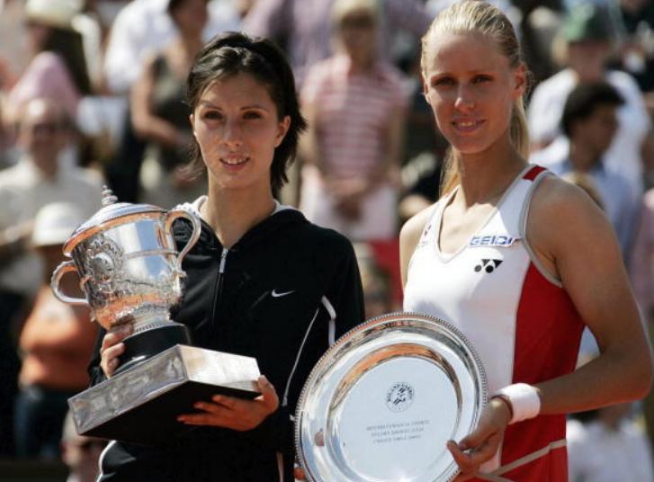 俄罗斯巨星莎拉波娃被骂,莎拉波娃17岁前照片