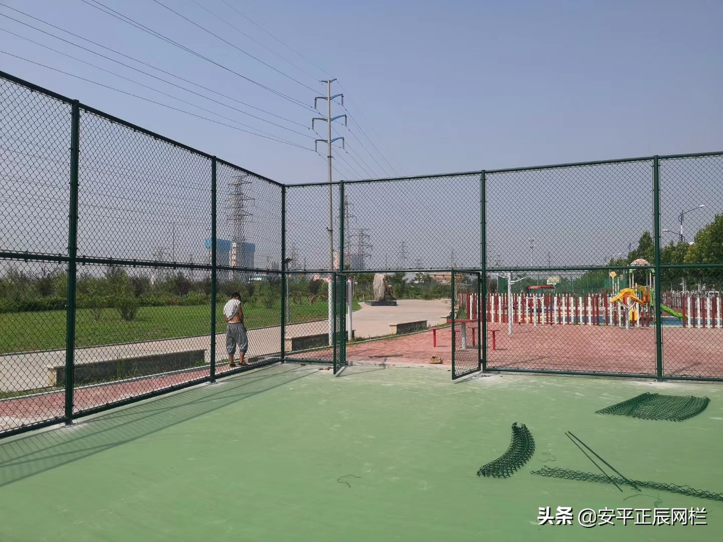 篮球场围网各种规格定制,篮球场专用球场围网哪里找