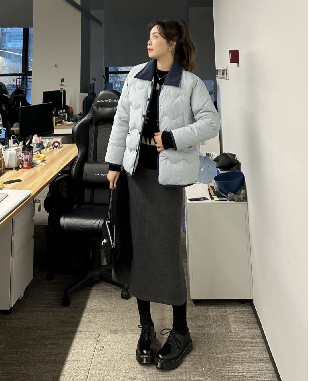 中款羽绒服配裤子好还是裙子好,羽绒服配裙子怎么搭配好看