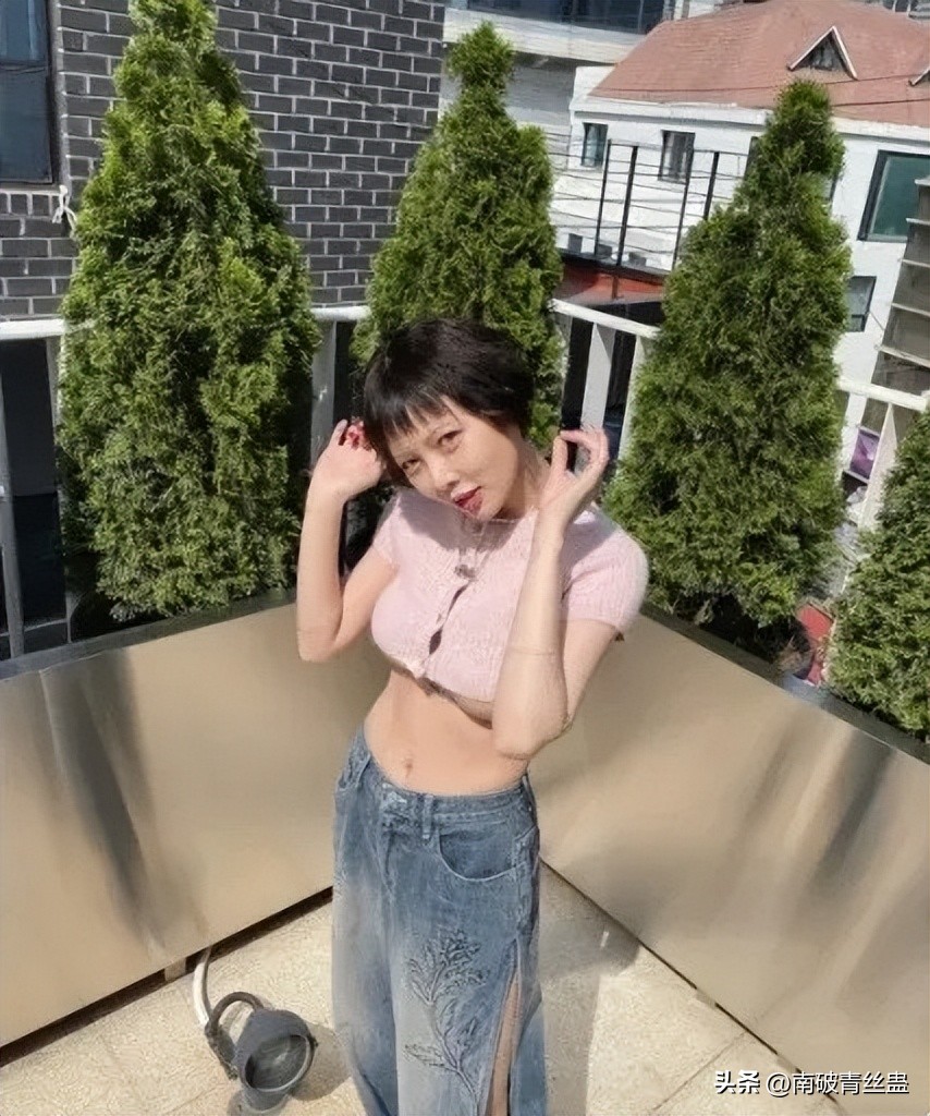 韩国女星衣服惹争议,韩国女演员衣着暴露引争议