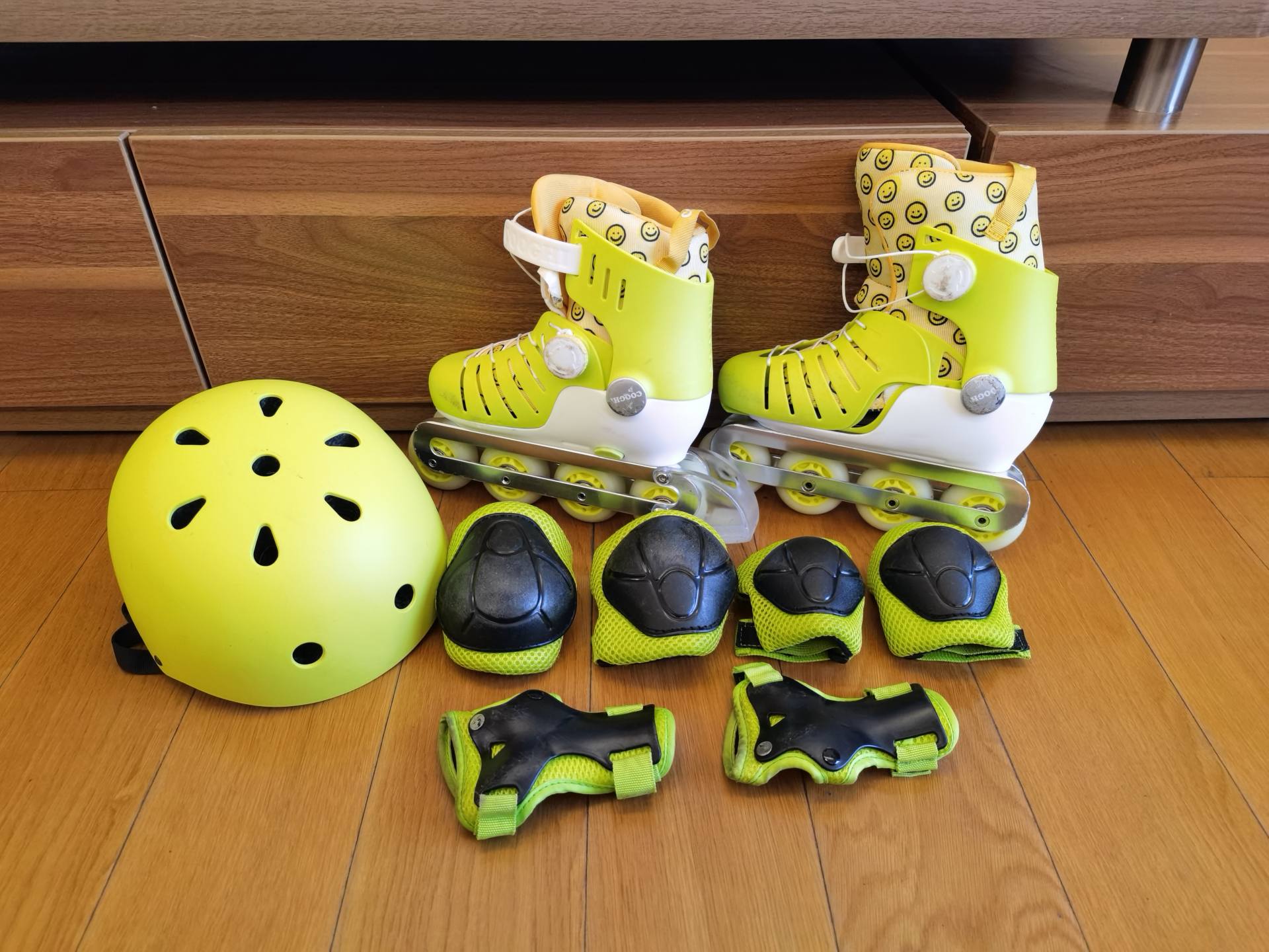 酷骑轮滑鞋是专业轮滑吗,轮滑初学儿童版轮滑鞋