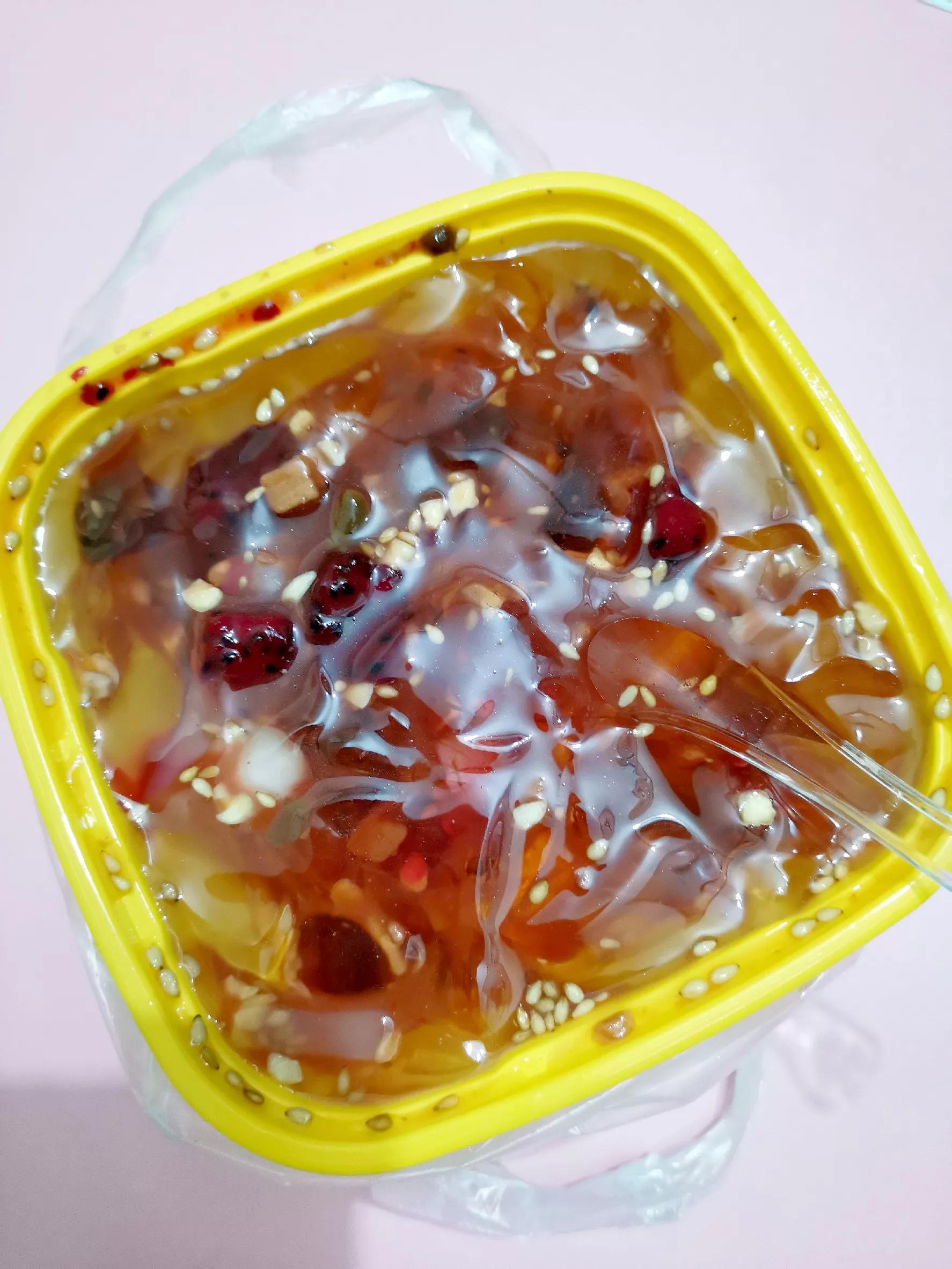 龟苓膏和黑凉粉有什么区别,龟苓膏烧仙草冰粉哪种更健康