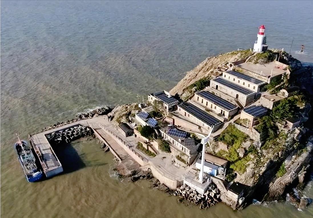 江苏夫妻守岛32年,夫妻坚守孤岛32年