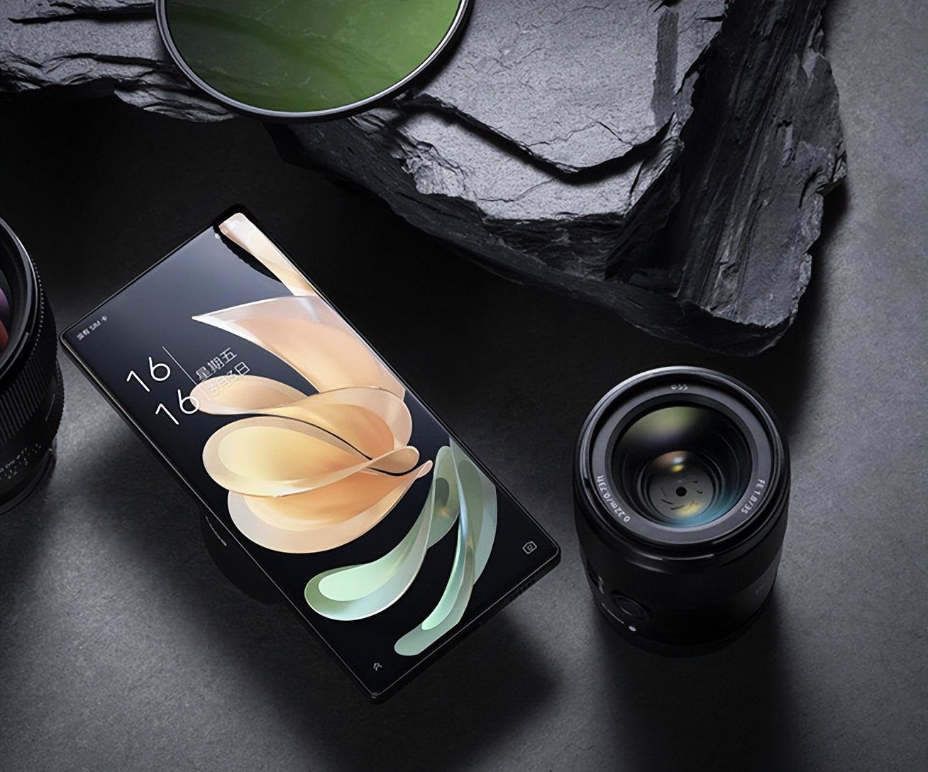 努比亚z50ultra和红魔8pro谁更好,努比亚z50ultra比红魔8pro便宜