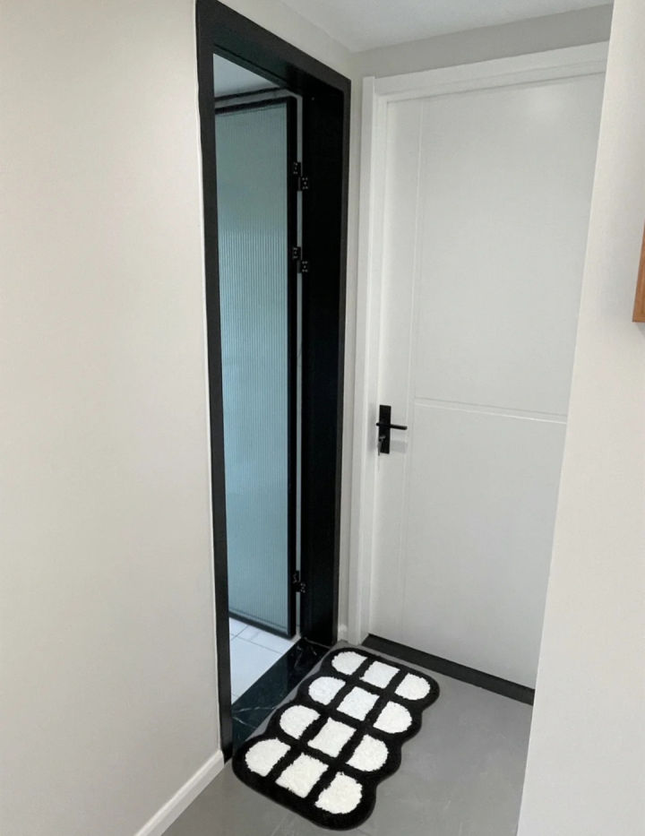 卫生间地面比马桶高了2公分,卫生间铺完砖比客厅高正常吗