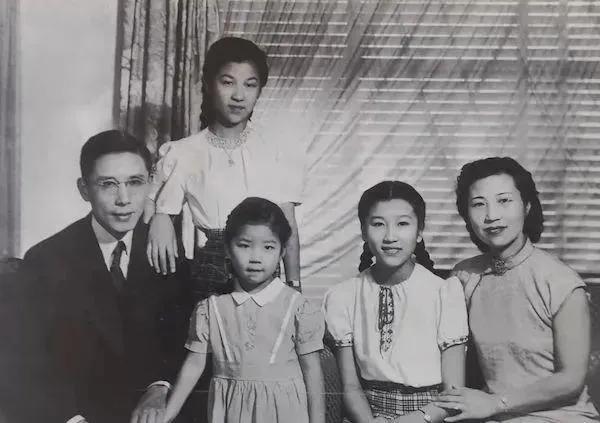 清华教授周培源定情一张照片，每天必说“我爱你”61年只爱一个人