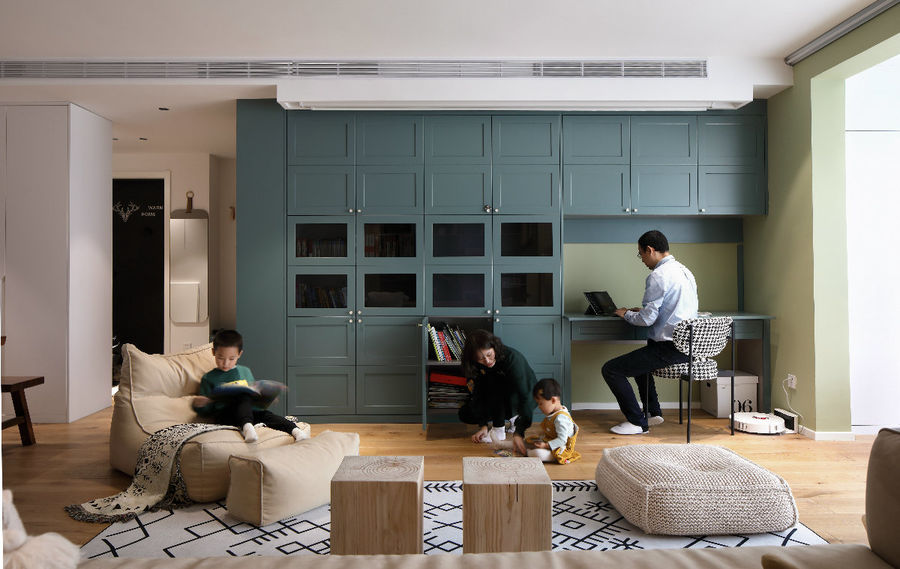 有娃家庭的客厅怎么布置?学她这样装太有趣,生二胎三胎都很实用