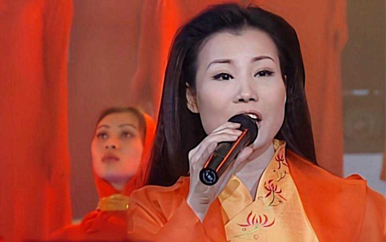 她发烧4天后突然去世,女歌手演出时倒地抢救无效离世