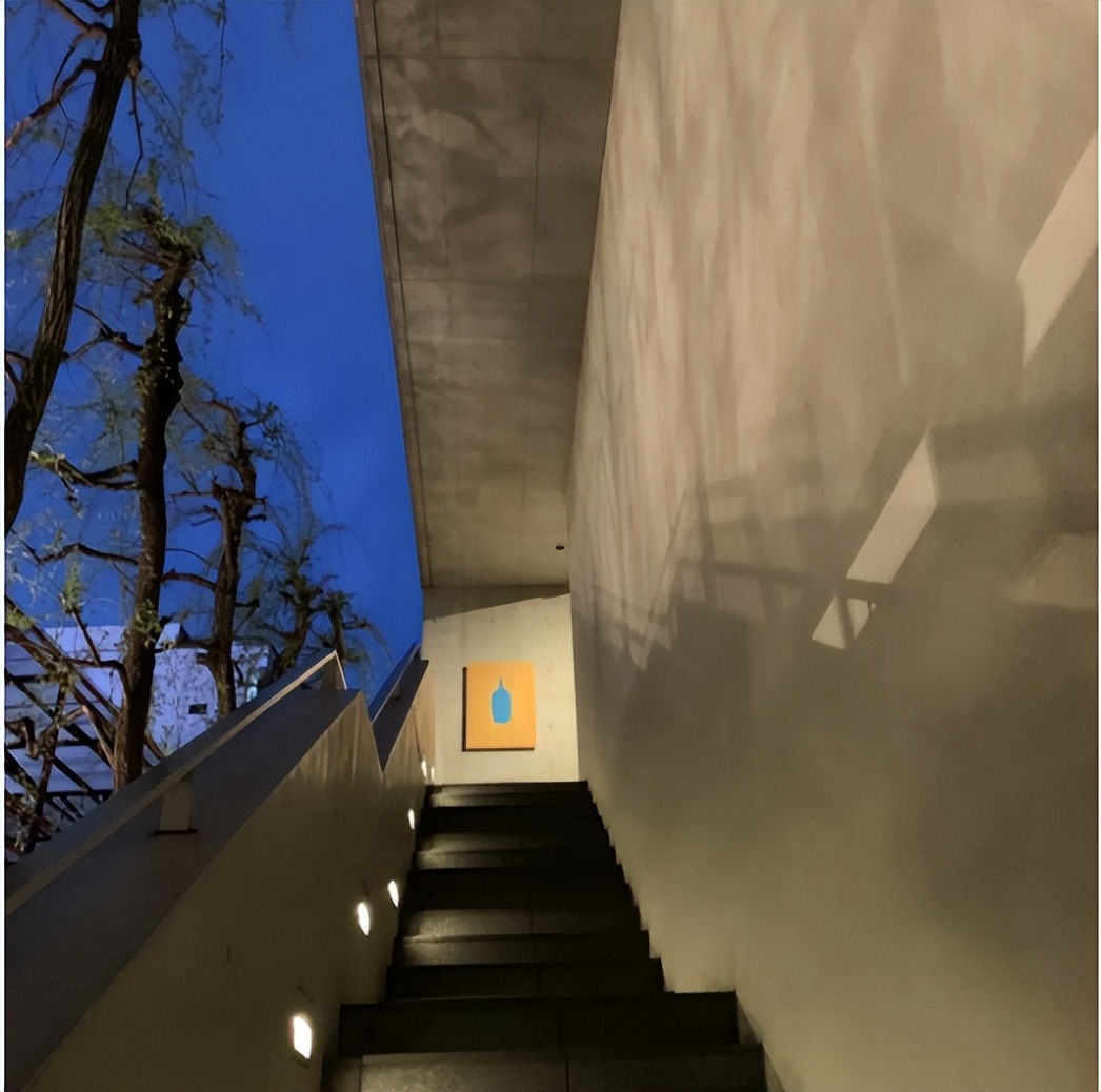 坐在池袋的咖啡店，想起点将台的燕子风铃