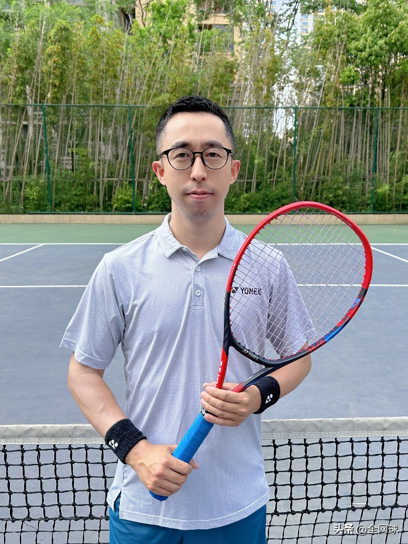 yonex2021新拍评测,旋转的艺术羽毛球