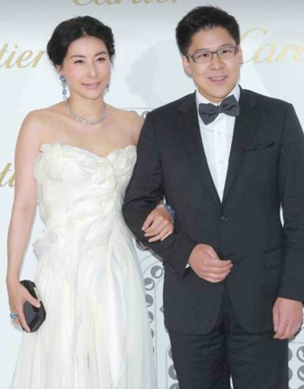 郭晶晶卖货直播,郭晶晶要自己赚钱养家吗