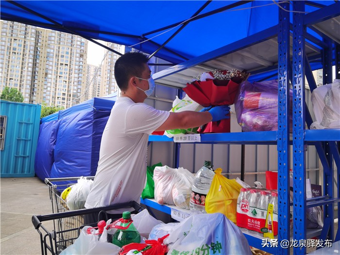 大件物品输送流水线,运送大量物资视频