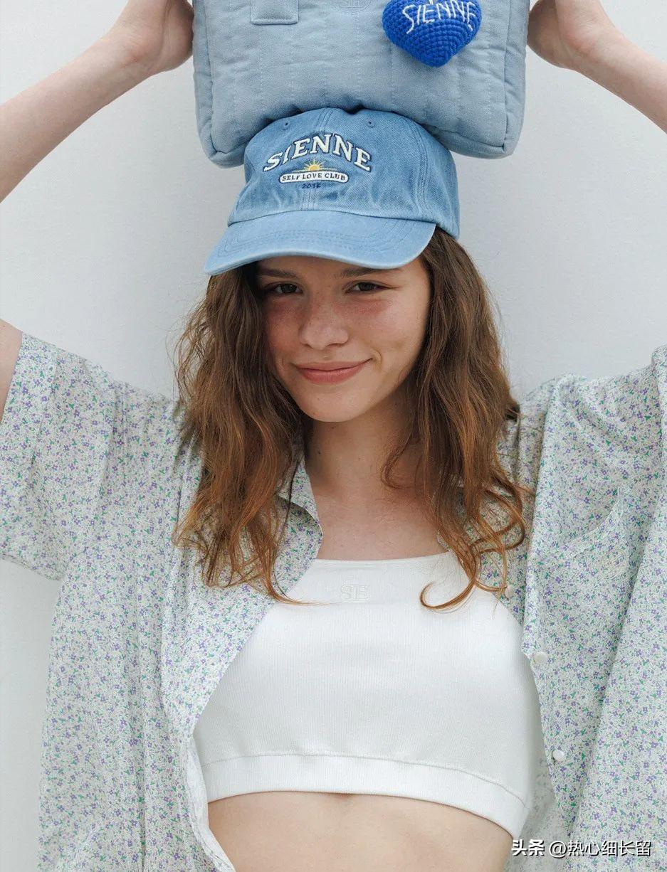 短袖衬衫的基础穿法越简单越时髦,短袖中长款衬衣穿搭技巧