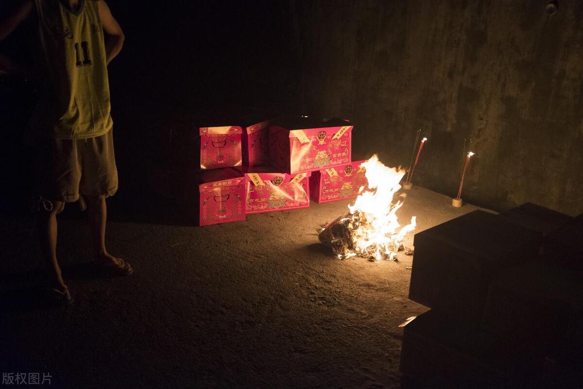 中元节到了！农历七月鬼门开，平安过节，这4*禁大**忌值得注意