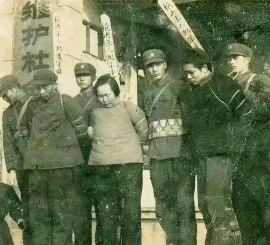 死刑犯枪决三枪没有打死怎么办,死刑犯打九枪没死的案例