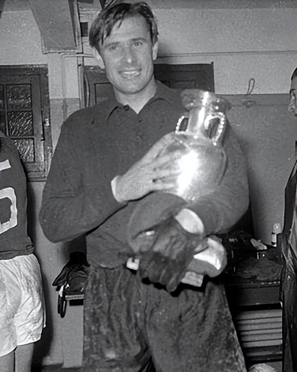 世界足坛十大门将重大失误,自由足球门将梦魇