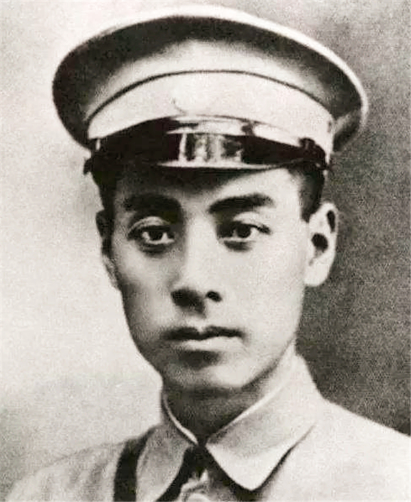 周恩来情定*颖超邓**，一生一世一双人，提起初恋张若名：她只是朋友