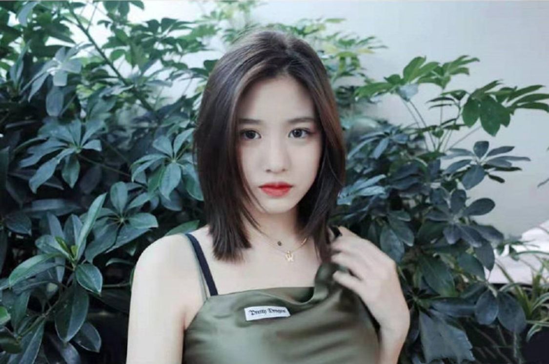 章子怡为小苹果庆生撞脸陈妍希,章子怡为小苹果庆生