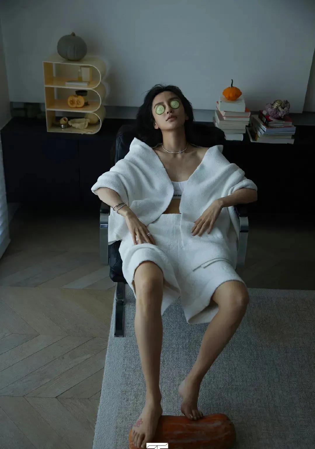 杨颖脚趾甲引争议,杨颖脚趾甲回应