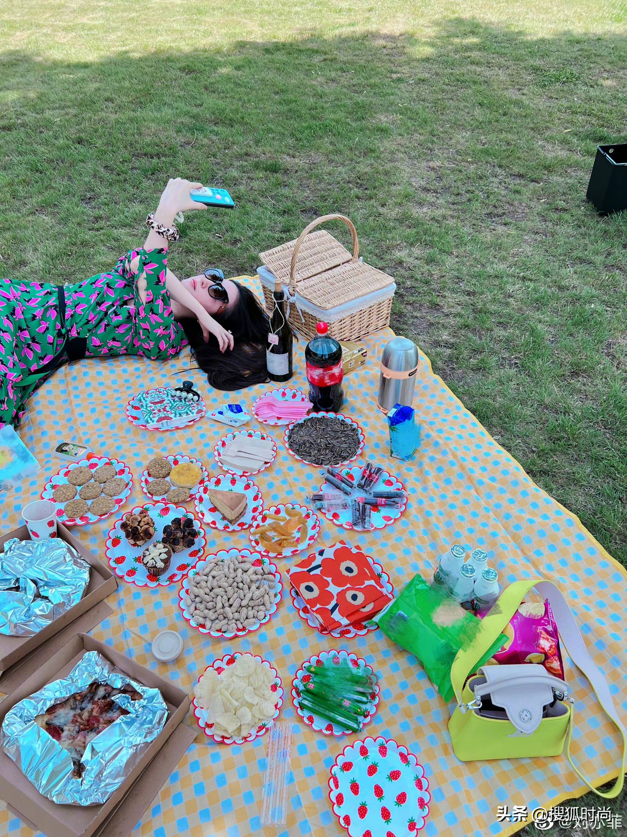 普通人的多巴胺穿搭夏季,少女感多巴胺穿搭