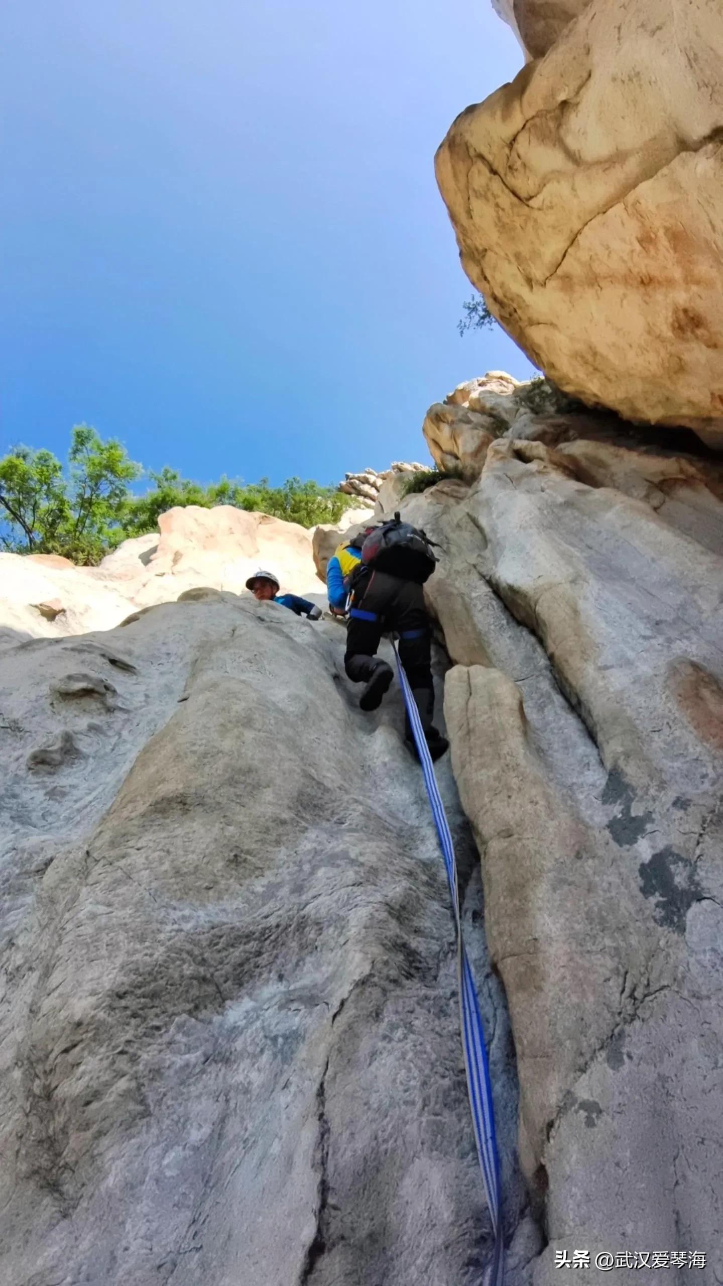 嵩山鱼道鱼脊线全景,嵩山虎头崖攀爬