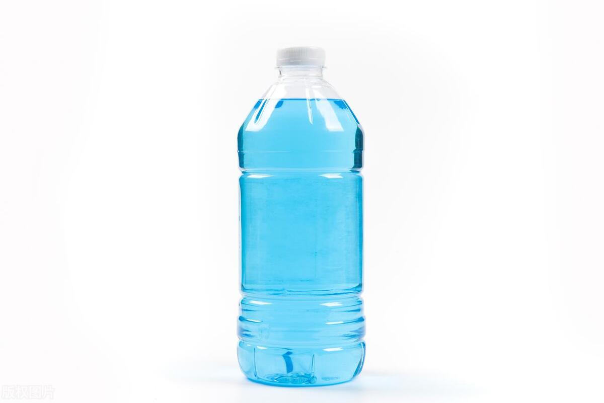 涨知识:汽车所用的玻璃水,为什么是蓝色的?