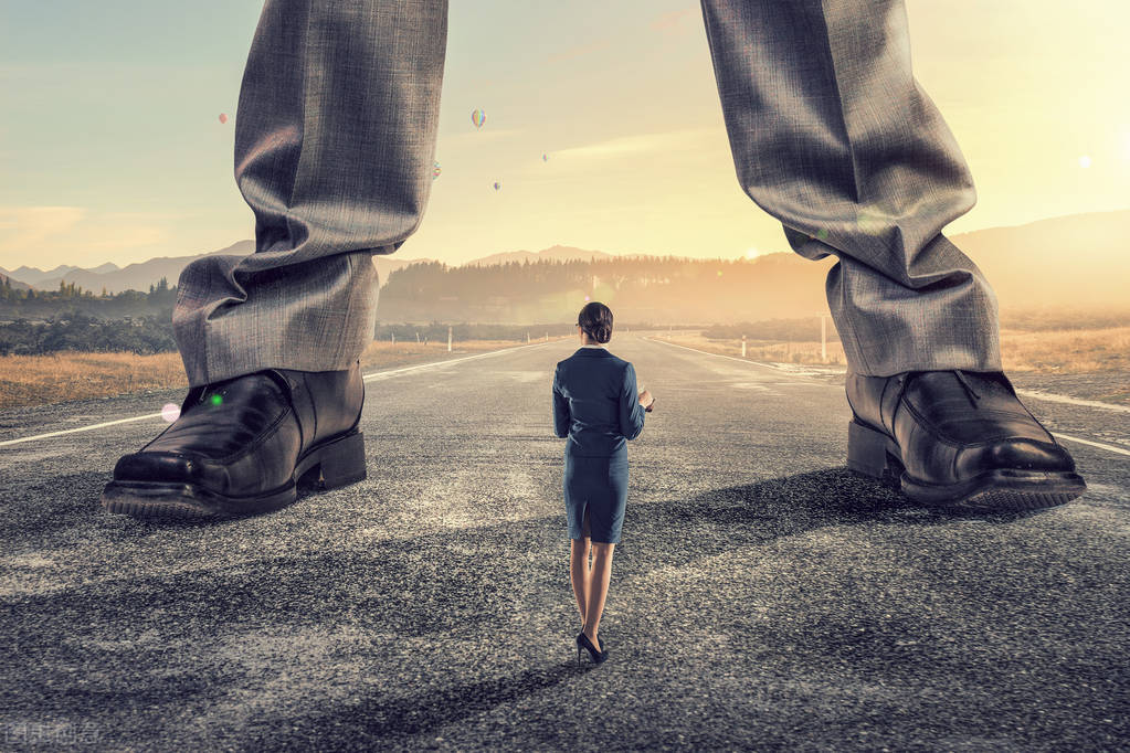 灏忛箯姹借溅鍙戝啺娣囨穻,灏忛箯姹借溅鍙戝啺娣囨穻鍚庣画