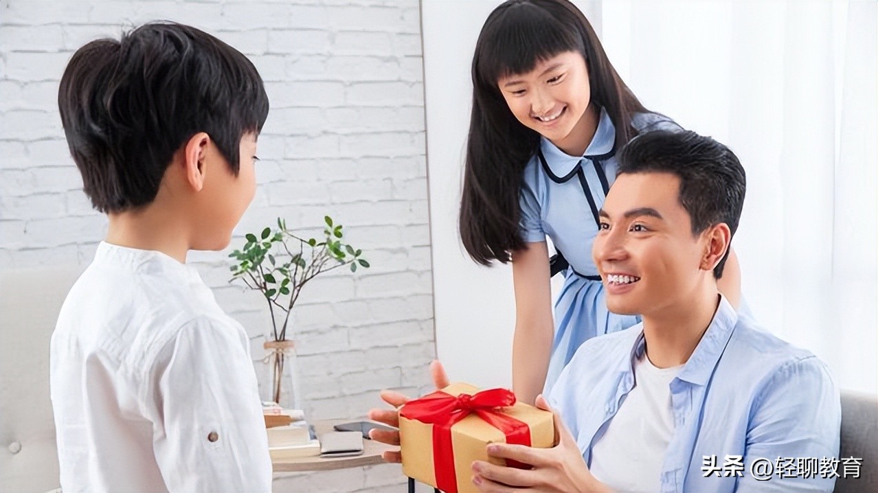 17岁女孩攀比心强怎么教育,女儿嫉妒心强怎么办