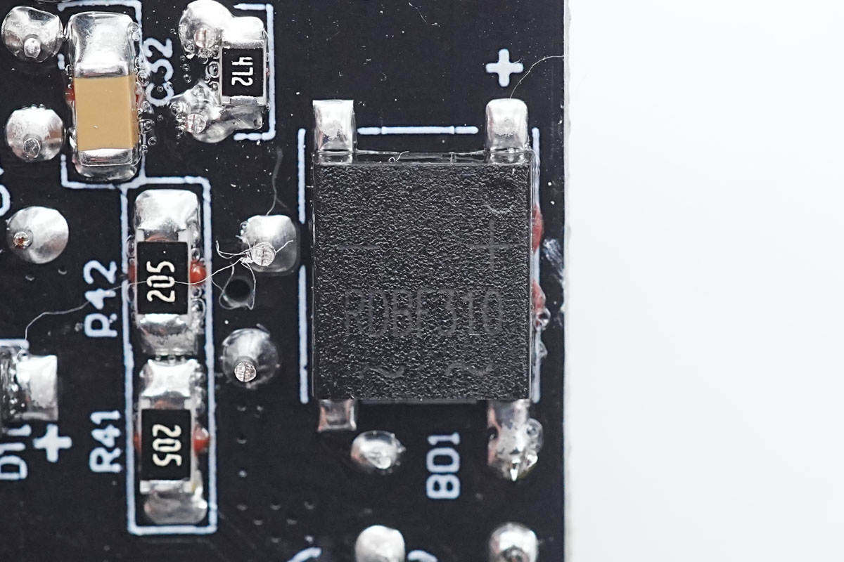 图拉斯30瓦快充测评,图拉斯小冰块20w和30w氮化镓哪个好