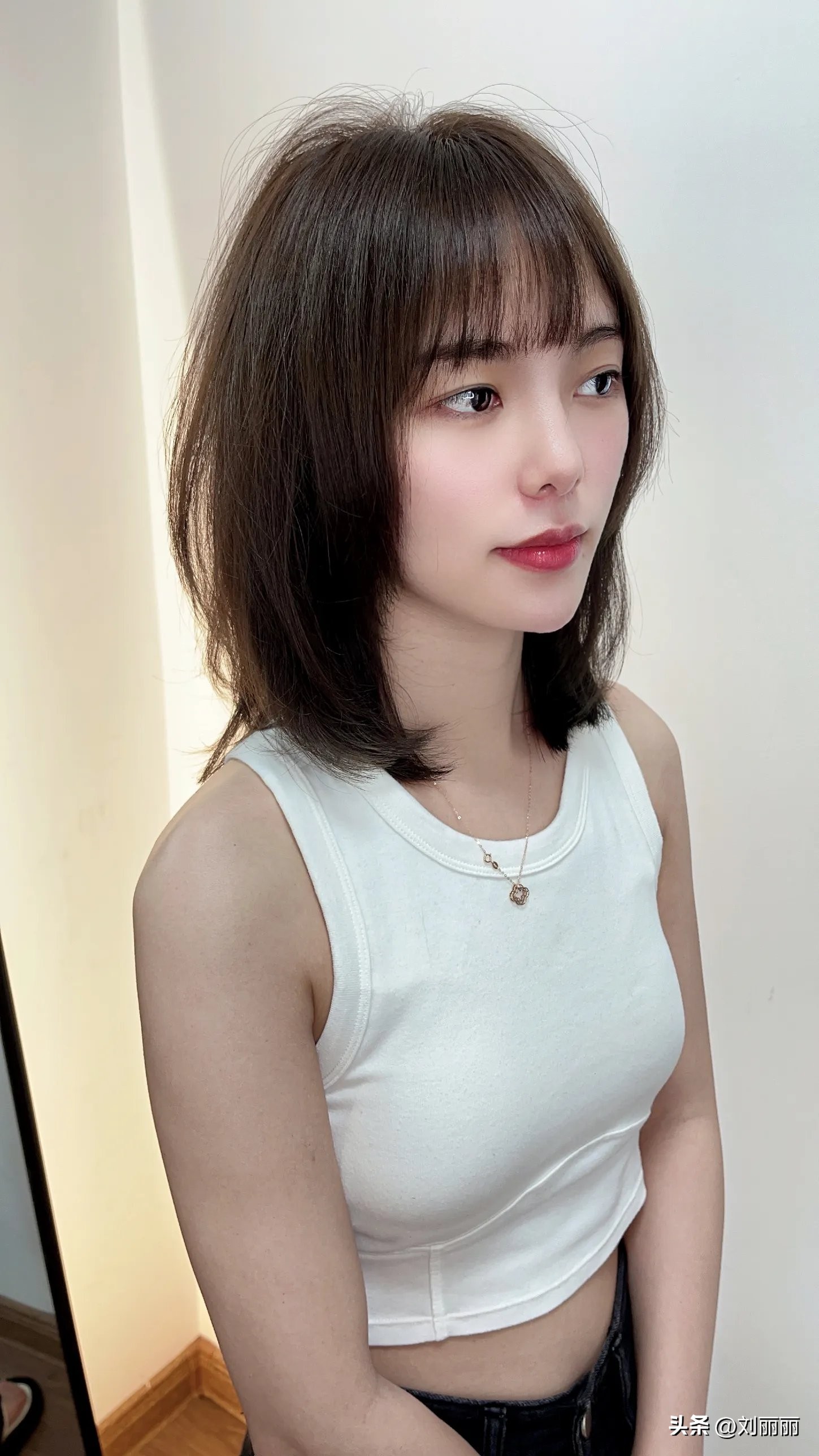 最新发型简单大方时尚又减龄,2020新潮发型精致发型