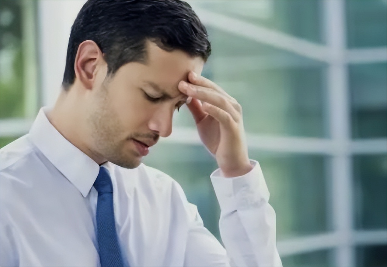 40岁男性毛发变白,40岁男性全身毛发变白是什么原因