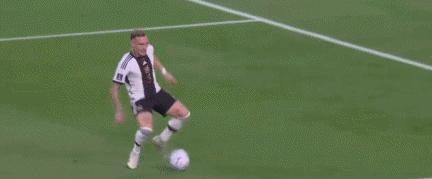 世界杯德国vs日本爆冷图片,德国队1-2不敌日本队相关精彩图片