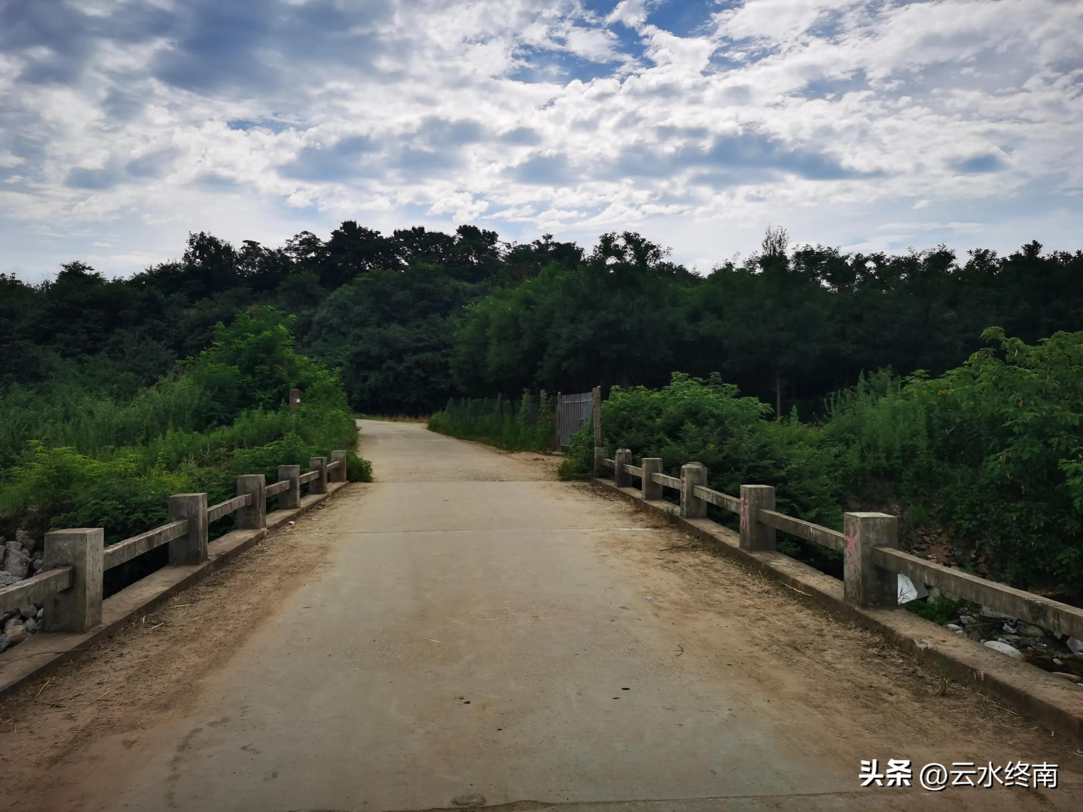 秦岭耶稣教堂,探秘圣殿山耶路撒冷的宗教圣地