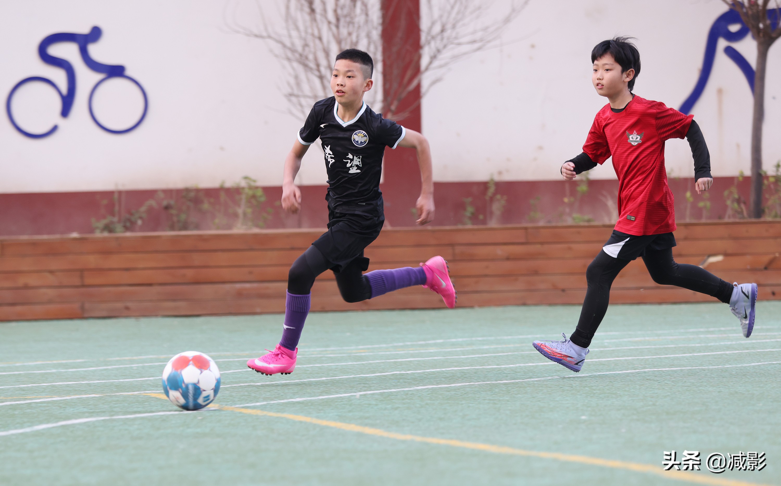 中国足球小将在街头,足球运动员小小少年