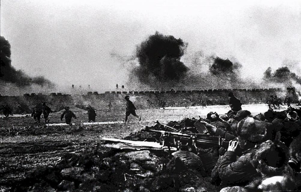 48年，一国军军长被蒋介石下令枪毙，临死前振臂高呼：毛主席万岁