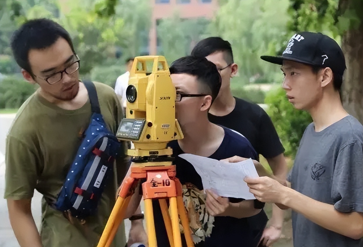 环材生化专业就业率,大学专业里的生化环材是哪些专业