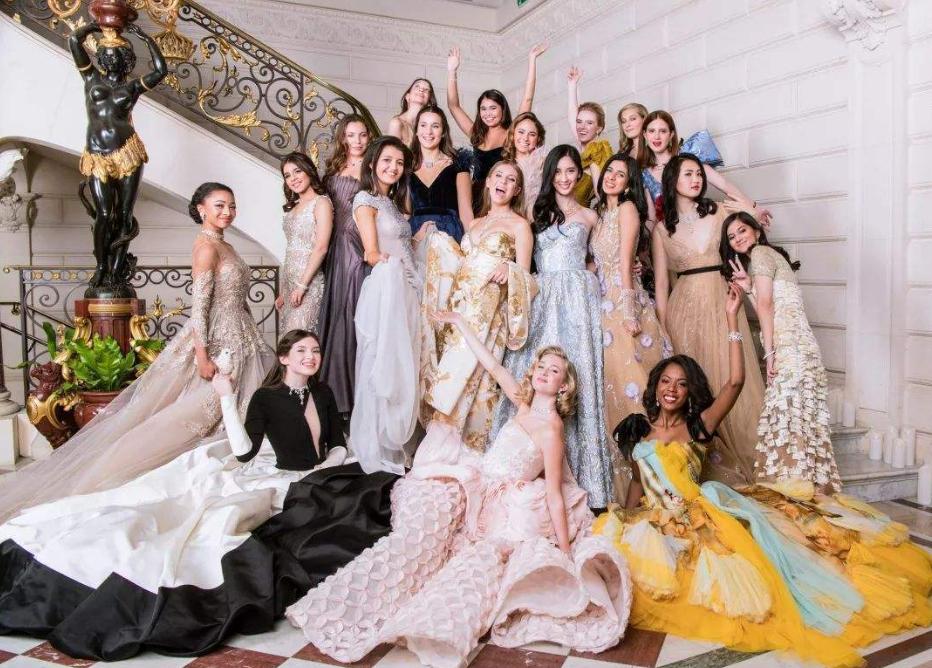 15人拼单3000一夜，名媛群聊天截图曝光，撕开当下社会虚伪遮羞布