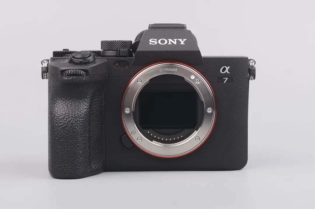 佳能eosr6索尼a7r3哪个好,索尼a7r4佳能eosr6对比