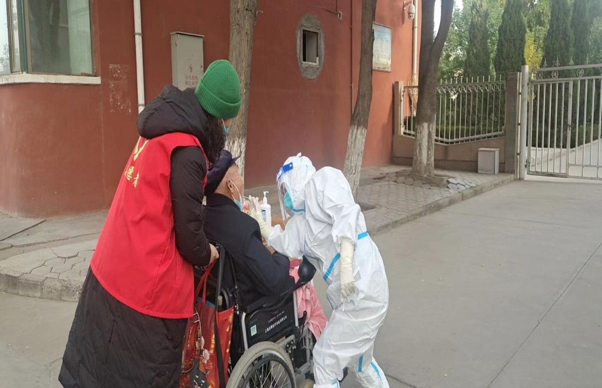 防控疫情一线铿锵玫瑰,疫情防控最美社区人