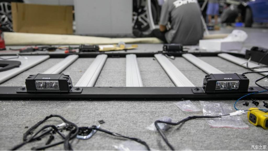 卫士越野顶灯,卫士专用顶灯