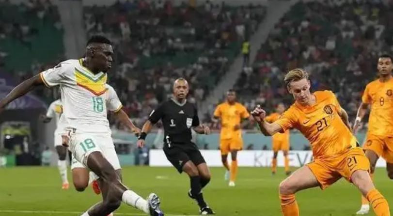 “运球大师”德容致命一抓！在巴萨低声下气OR去曼联扬眉吐气？